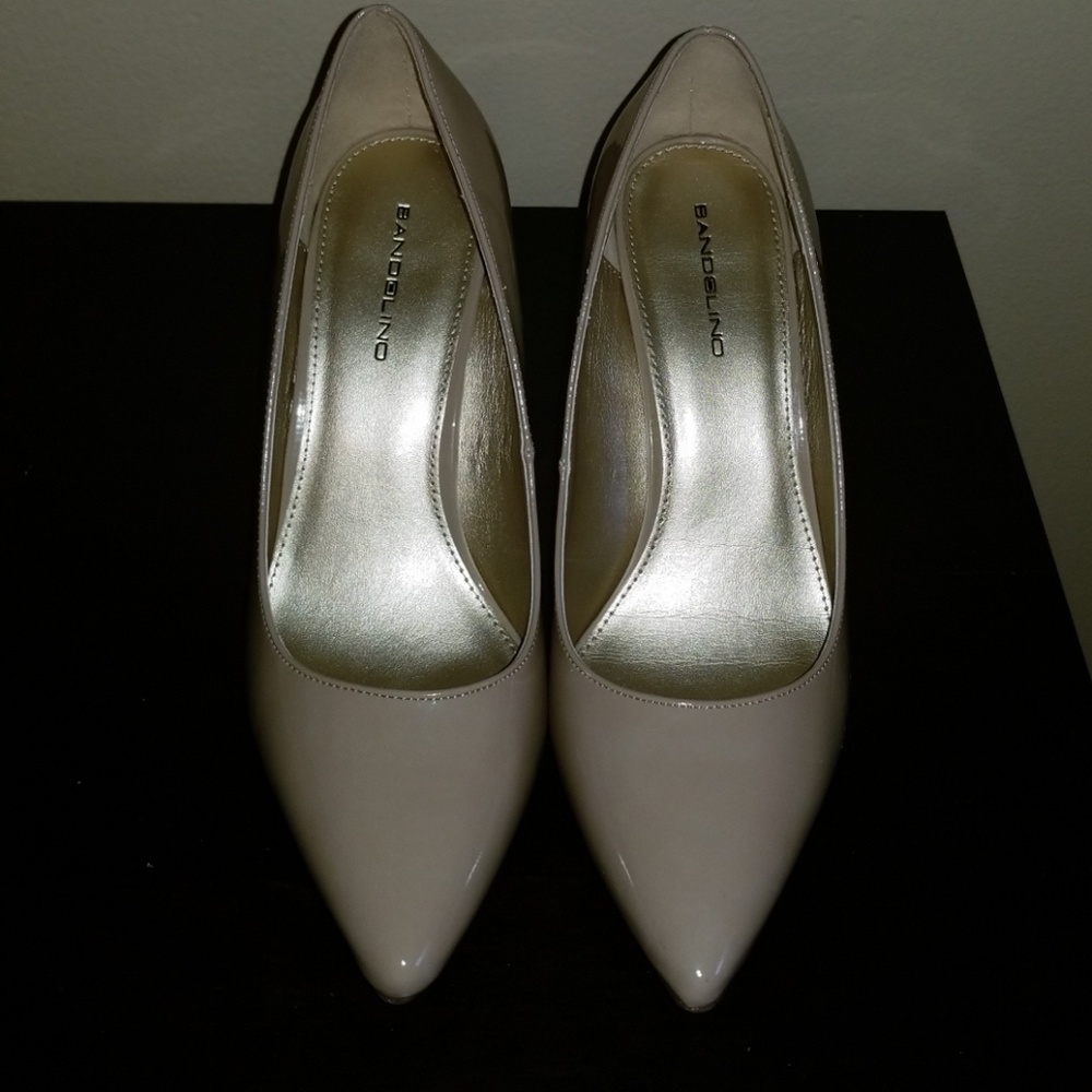 Banolino Faux patent lwather pumps